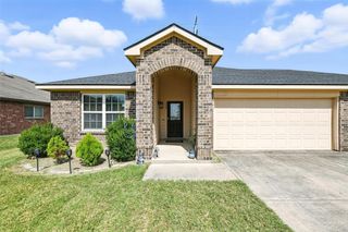 328 Broken Bow, Krum, TX 76249