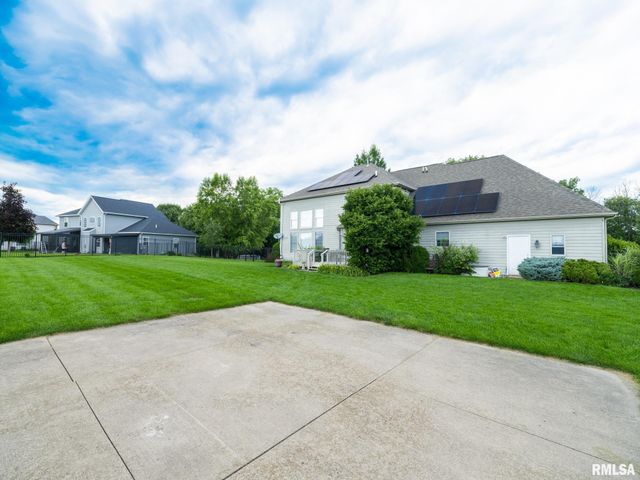 1801 WINGED FOOT Drive, Pekin, IL 61554