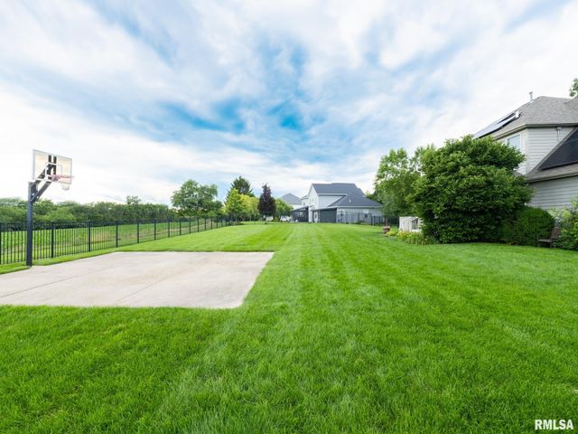 1801 WINGED FOOT Drive, Pekin, IL 61554