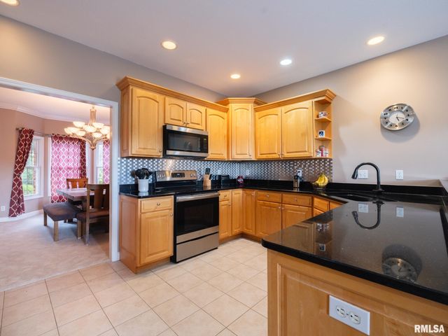 1801 WINGED FOOT Drive, Pekin, IL 61554