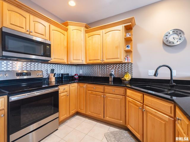 1801 WINGED FOOT Drive, Pekin, IL 61554