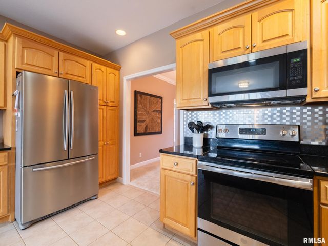 1801 WINGED FOOT Drive, Pekin, IL 61554