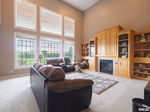 1801 WINGED FOOT Drive, Pekin, IL 61554