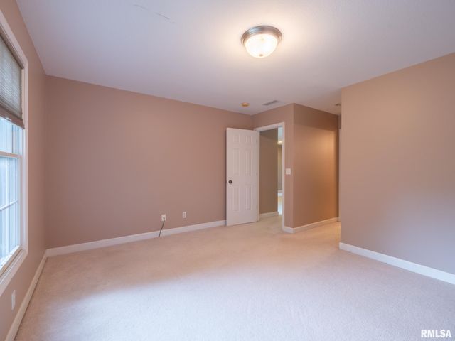 1801 WINGED FOOT Drive, Pekin, IL 61554
