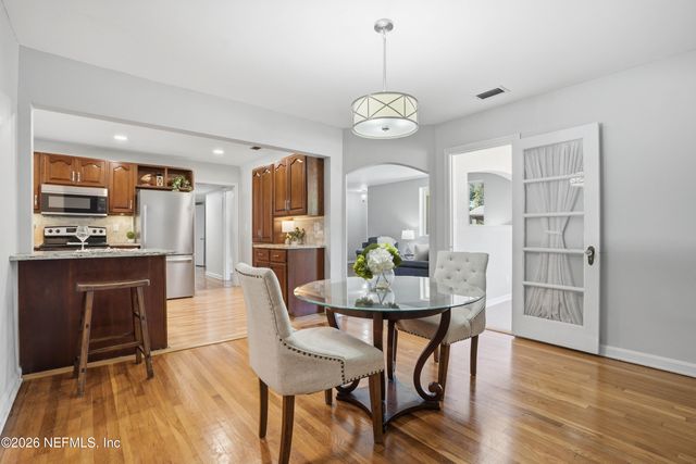 4239 PEACHTREE Circle E, Jacksonville, FL 32207