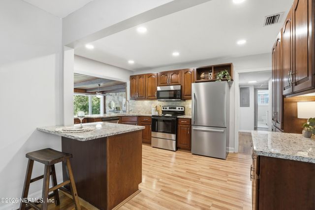 4239 PEACHTREE Circle E, Jacksonville, FL 32207