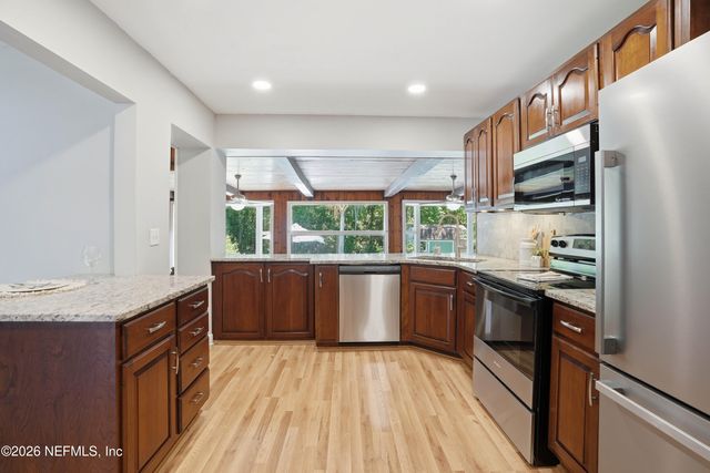 4239 PEACHTREE Circle E, Jacksonville, FL 32207