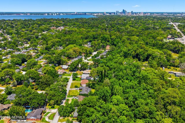 4239 PEACHTREE Circle E, Jacksonville, FL 32207