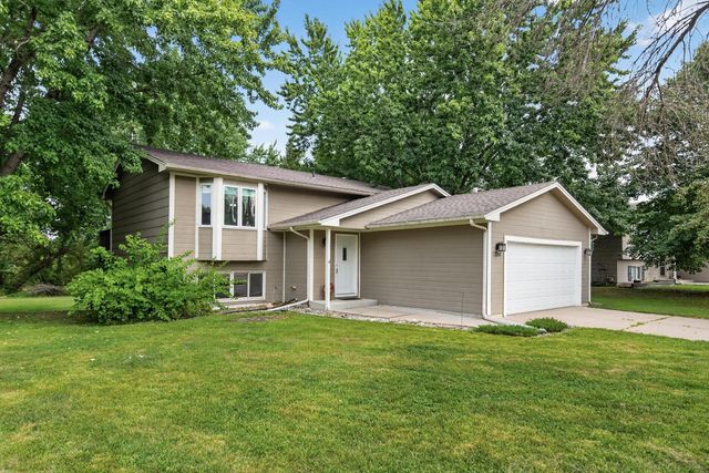 2250 Van Sloun Road, Chaska, MN 55318