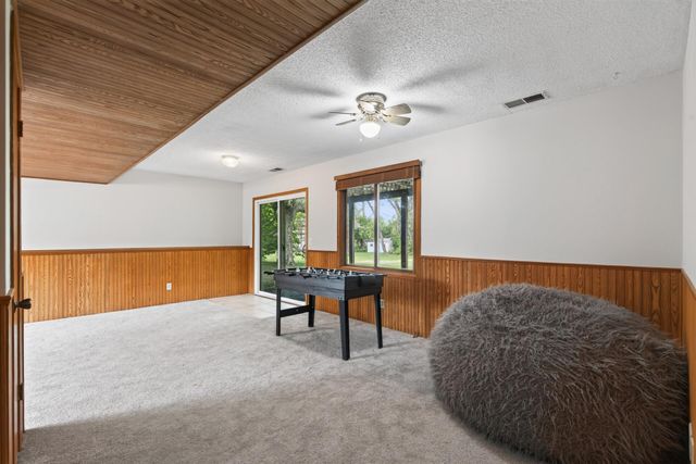 2250 Van Sloun Road, Chaska, MN 55318