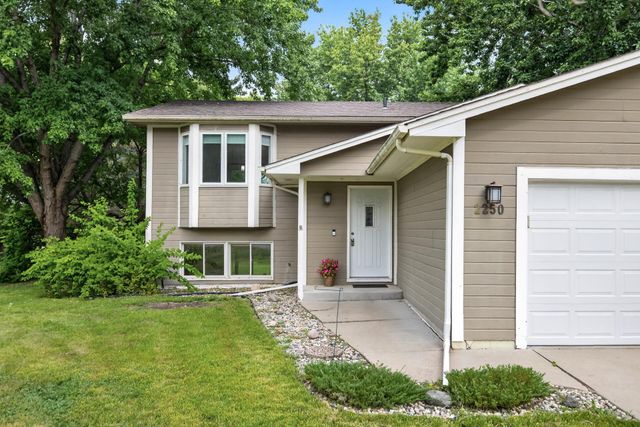 2250 Van Sloun Road, Chaska, MN 55318