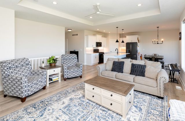 401 Oakford Lane, Polk City, IA 50226