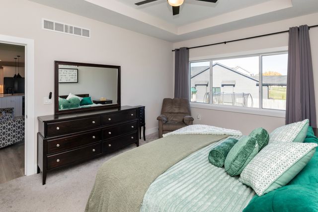 401 Oakford Lane, Polk City, IA 50226