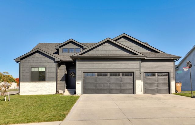 401 Oakford Lane, Polk City, IA 50226