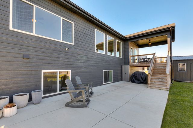 401 Oakford Lane, Polk City, IA 50226