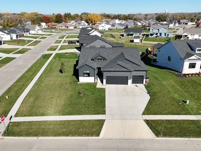 401 Oakford Lane, Polk City, IA 50226