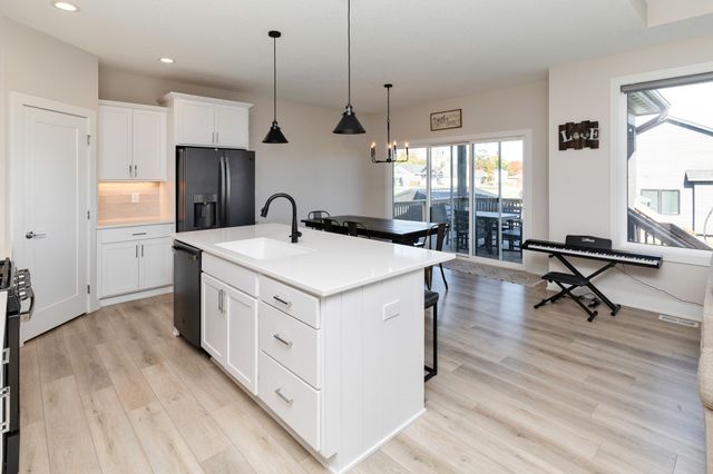 401 Oakford Lane, Polk City, IA 50226