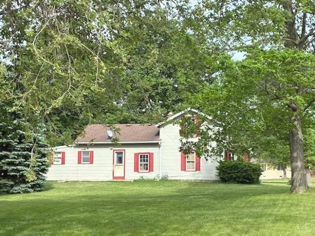 704 W Grant Highway, Marengo, IL 60152