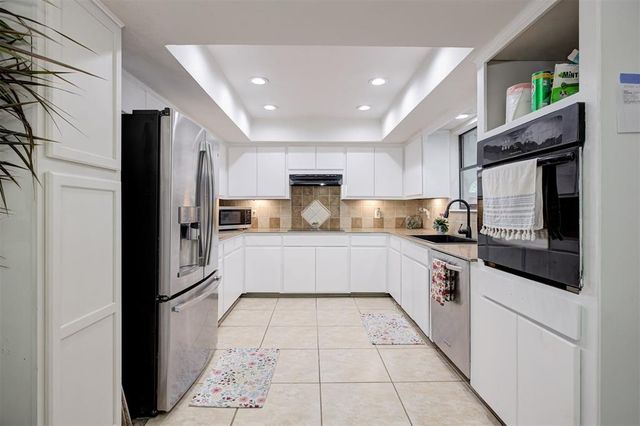 128 W Parkland Drive, Yukon, OK 73099