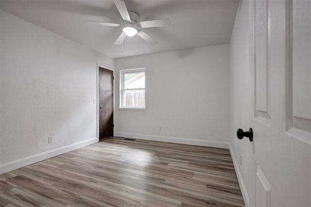 128 W Parkland Drive, Yukon, OK 73099