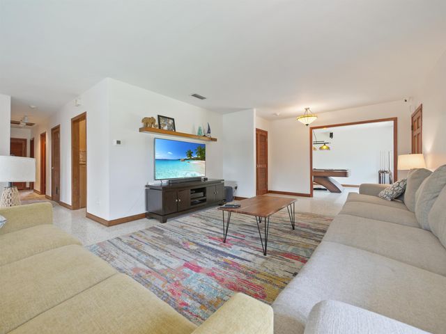 205 Coquina Ave, St Augustine, FL 32080