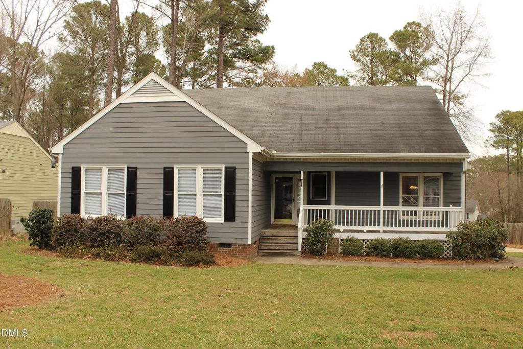 905 Oakwater Drive, Garner, NC 27529