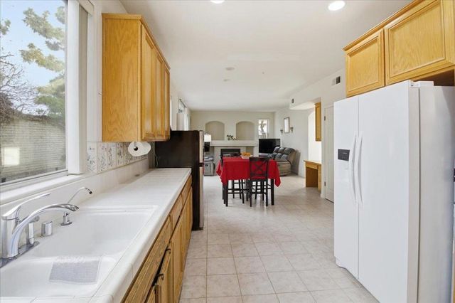 34 Whitman Circle, Salinas, CA 93906