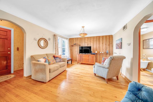 2715 Orchard Street, Blue Island, IL 60406