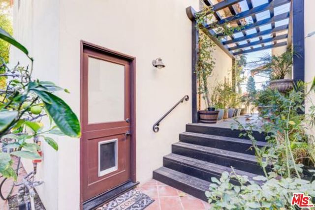 4170 Ince Boulevard B, Culver City, CA 90232