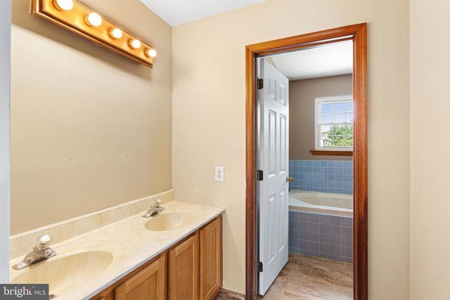 122 FOX RUN, Woolwich Twp, NJ 08085