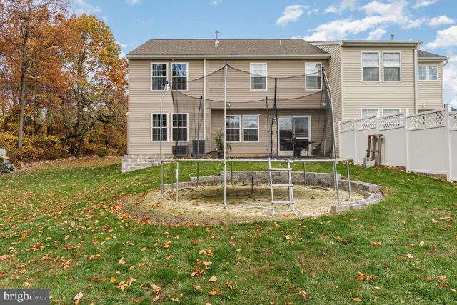 3118 SUNDOWN DR, Chambersburg, PA 17202