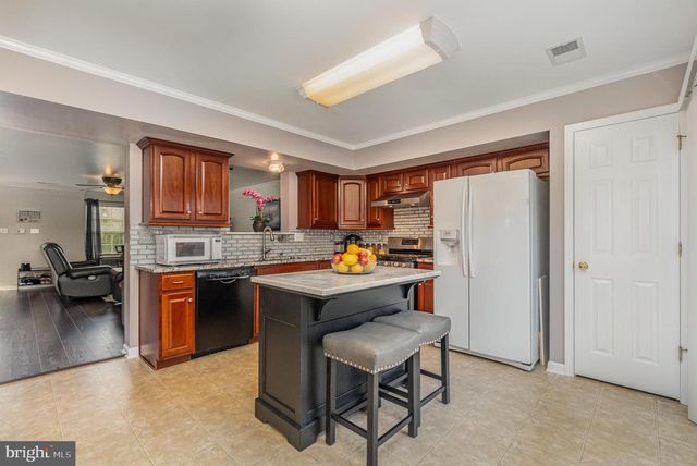 3118 SUNDOWN DR, Chambersburg, PA 17202
