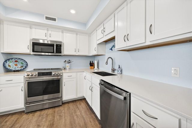 1000 N Station St 104, Port Aransas, TX 78373