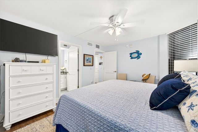 1000 N Station St 104, Port Aransas, TX 78373