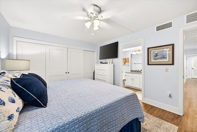 1000 N Station St 104, Port Aransas, TX 78373