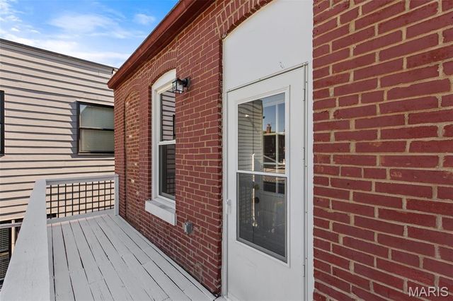 1047 S Taylor Avenue, St Louis, MO 63110