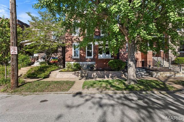1047 S Taylor Avenue, St Louis, MO 63110