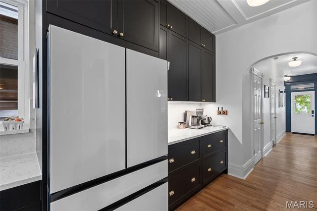 1047 S Taylor Avenue, St Louis, MO 63110