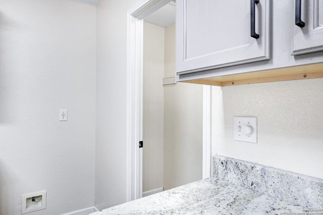 7102 Heathers Pl, San Antonio, TX 78227