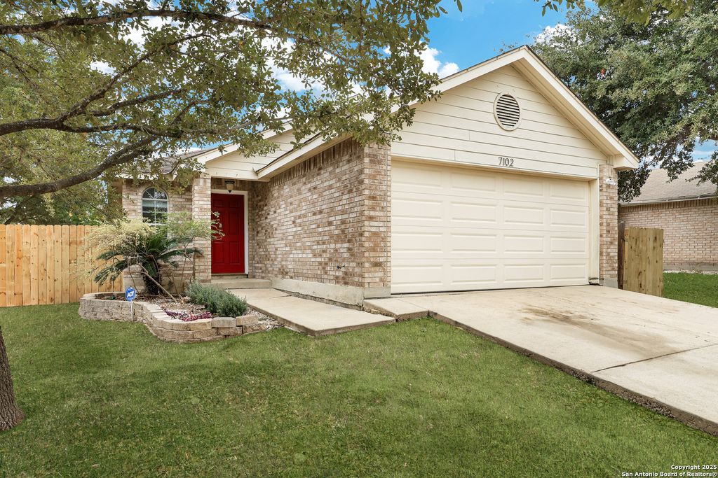 7102 Heathers Pl, San Antonio, TX 78227