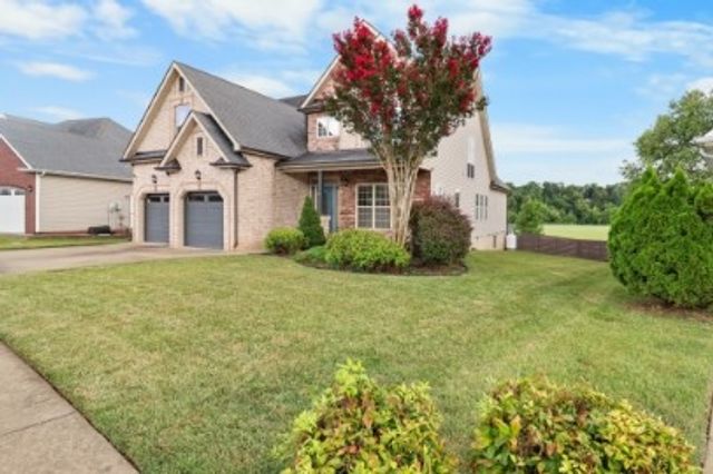 869 E Accipiter Cir, Clarksville, TN 37043