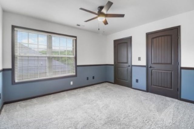 869 E Accipiter Cir, Clarksville, TN 37043