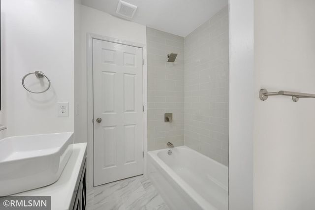 853 Conway Street, Saint Paul, MN 55106