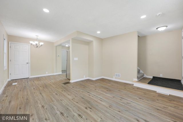853 Conway Street, Saint Paul, MN 55106