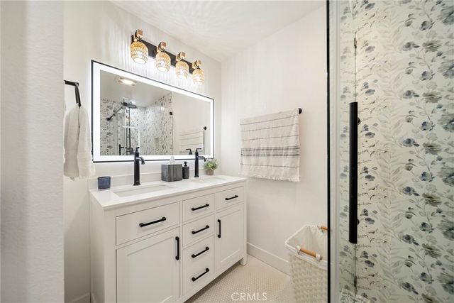 125 Santa Paula, Oxnard, CA 93035