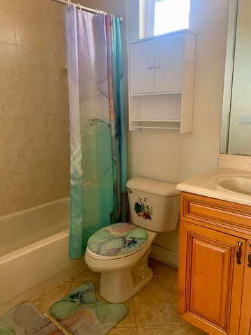 2215 Hypoluxo Rd Road, Lantana, FL 33462