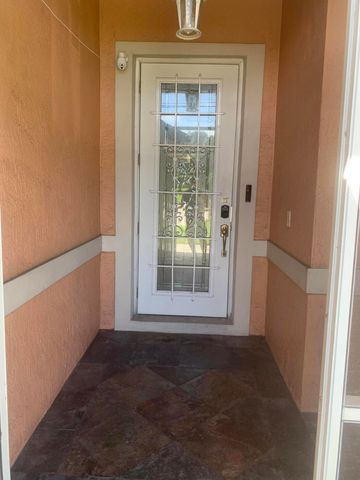 2215 Hypoluxo Rd Road, Lantana, FL 33462