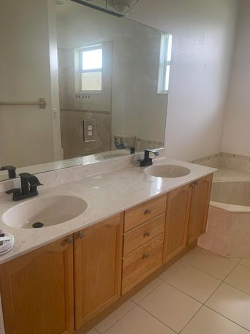 2215 Hypoluxo Rd Road, Lantana, FL 33462