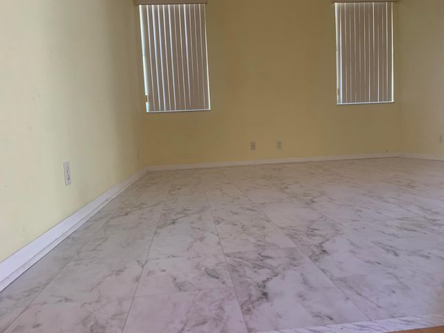 2215 Hypoluxo Rd Road, Lantana, FL 33462