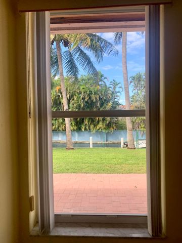 2215 Hypoluxo Rd Road, Lantana, FL 33462